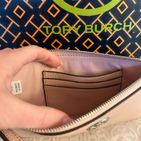 Tory Burch Chelsea Wristlet Bag Shell Pink - Picture 6 of 8